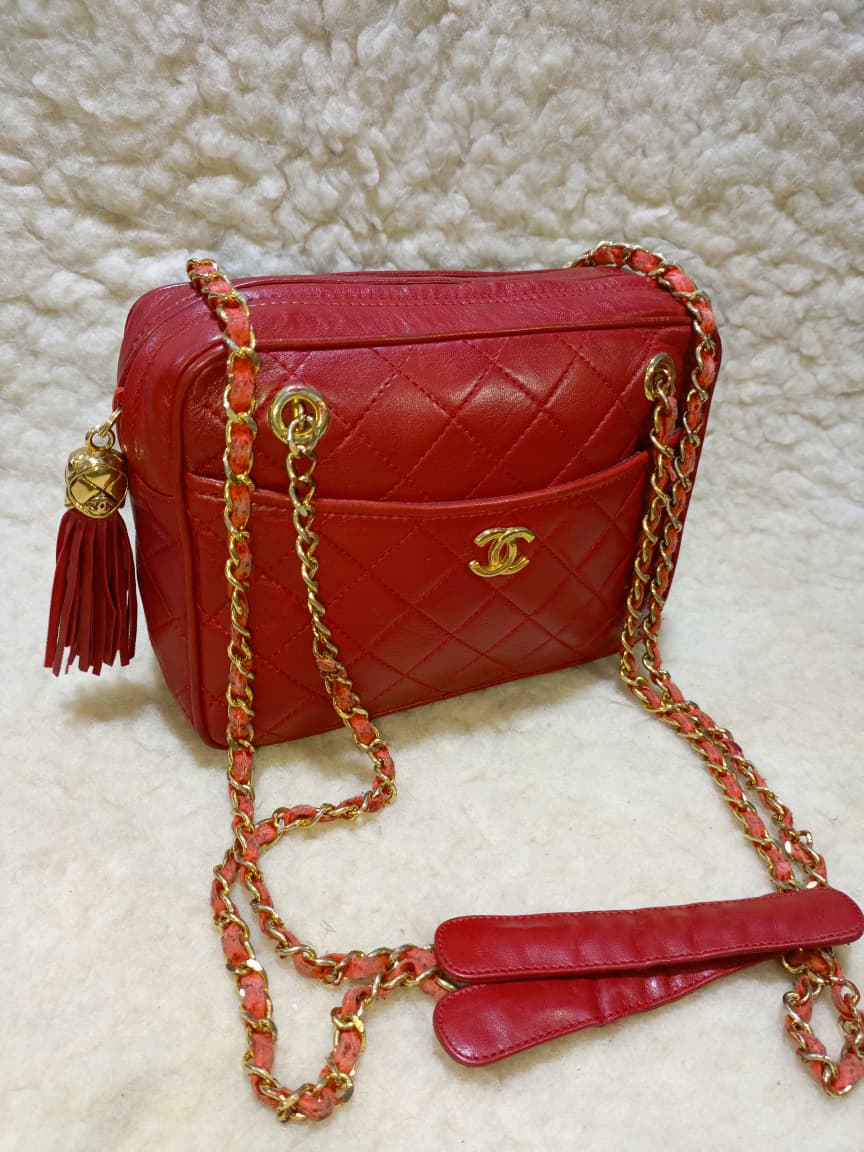 Authentic Vintage 1980s Chanel Red Quilted Lambskin Shoulder Bag – Pre-Owned Luxury