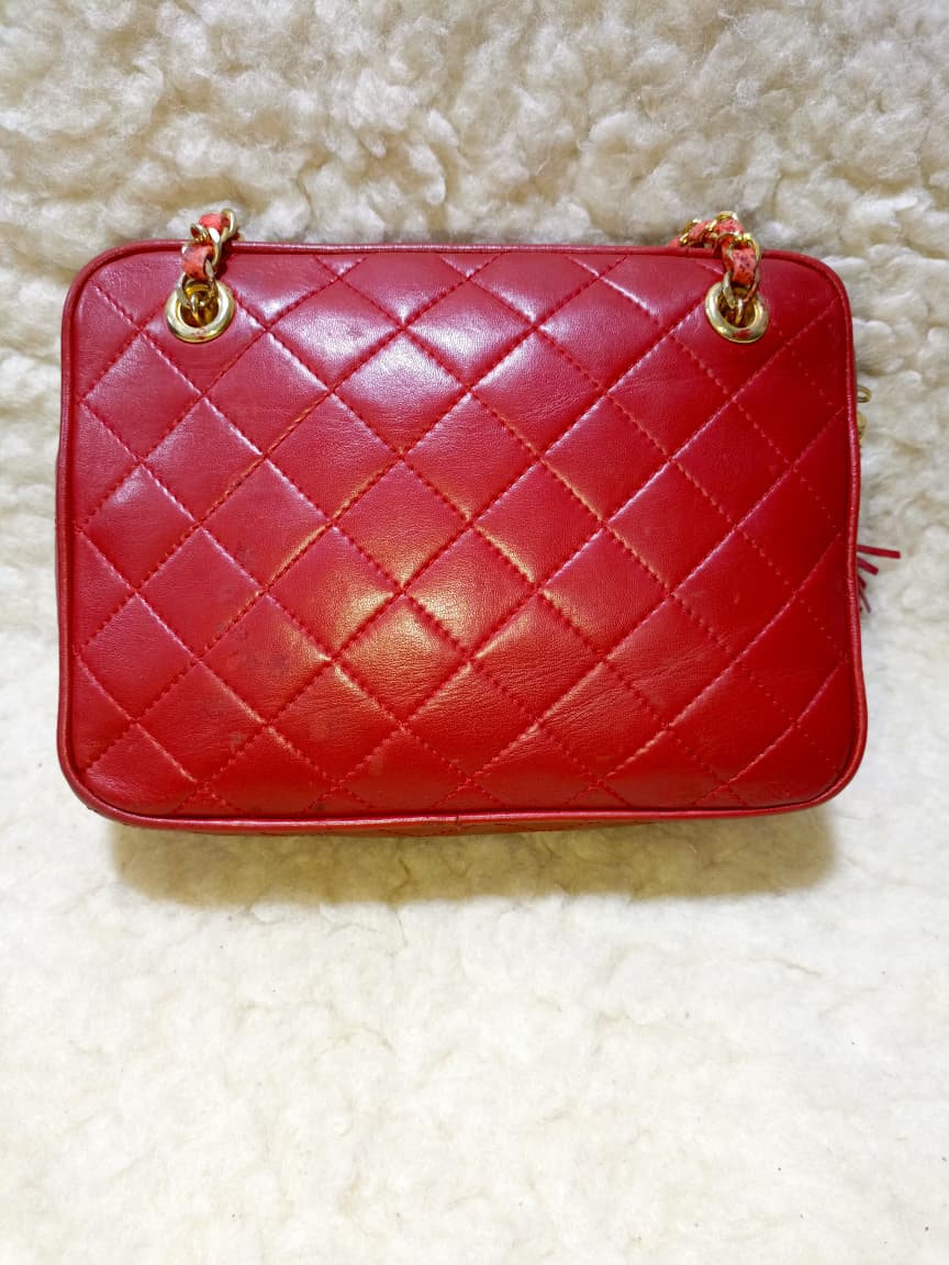 Authentic Vintage 1980s Chanel Red Quilted Lambskin Shoulder Bag – Pre-Owned Luxury