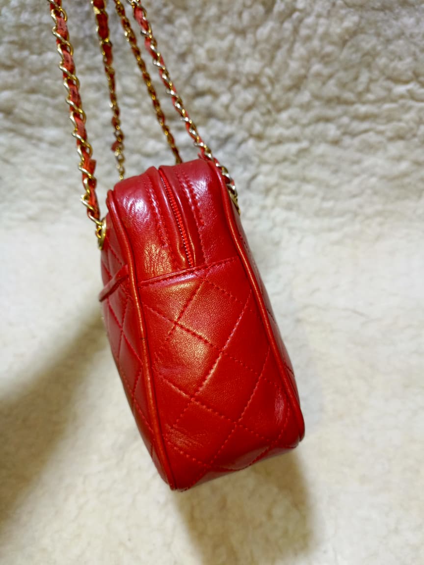 Authentic Vintage 1980s Chanel Red Quilted Lambskin Shoulder Bag – Pre-Owned Luxury