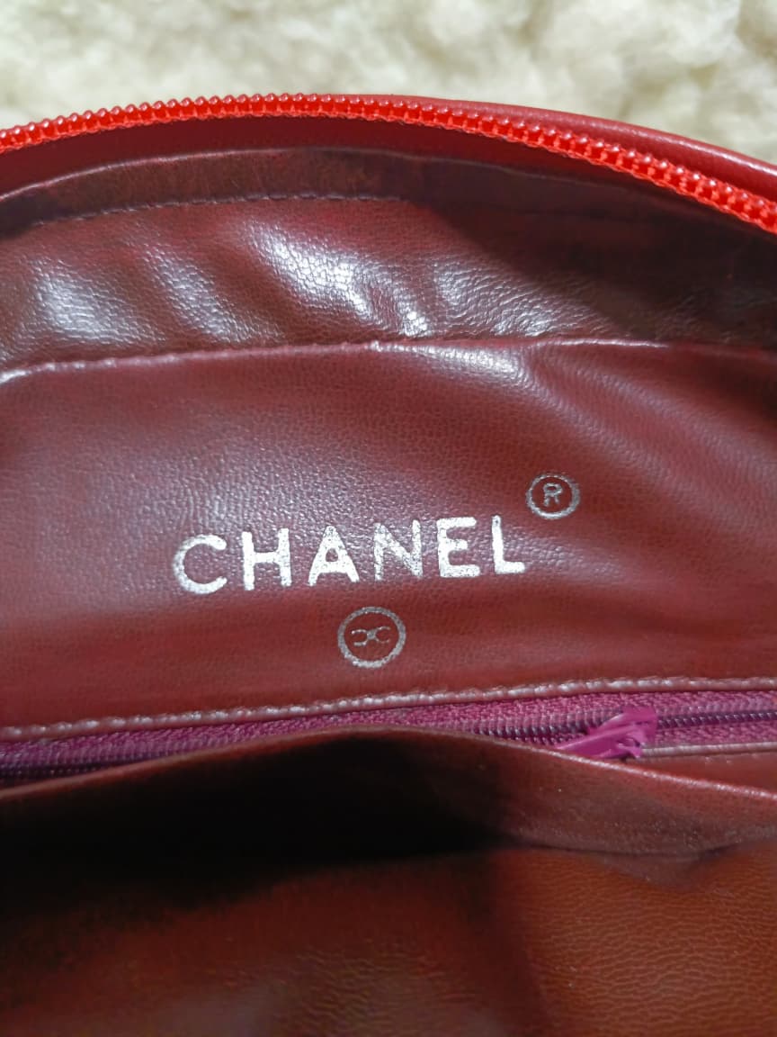 Authentic Vintage 1980s Chanel Red Quilted Lambskin Shoulder Bag – Pre-Owned Luxury