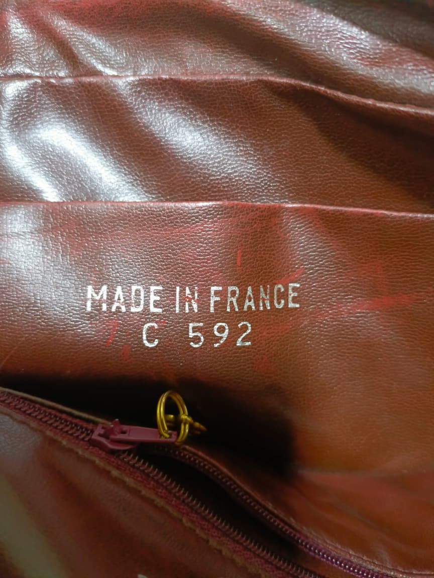 Authentic Vintage 1980s Chanel Red Quilted Lambskin Shoulder Bag – Pre-Owned Luxury