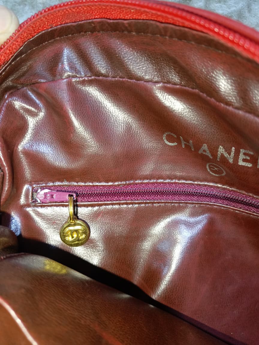 Authentic Vintage 1980s Chanel Red Quilted Lambskin Shoulder Bag – Pre-Owned Luxury